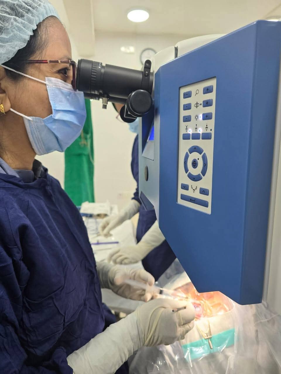 আলো ফেরানোর নতুন গল্প...